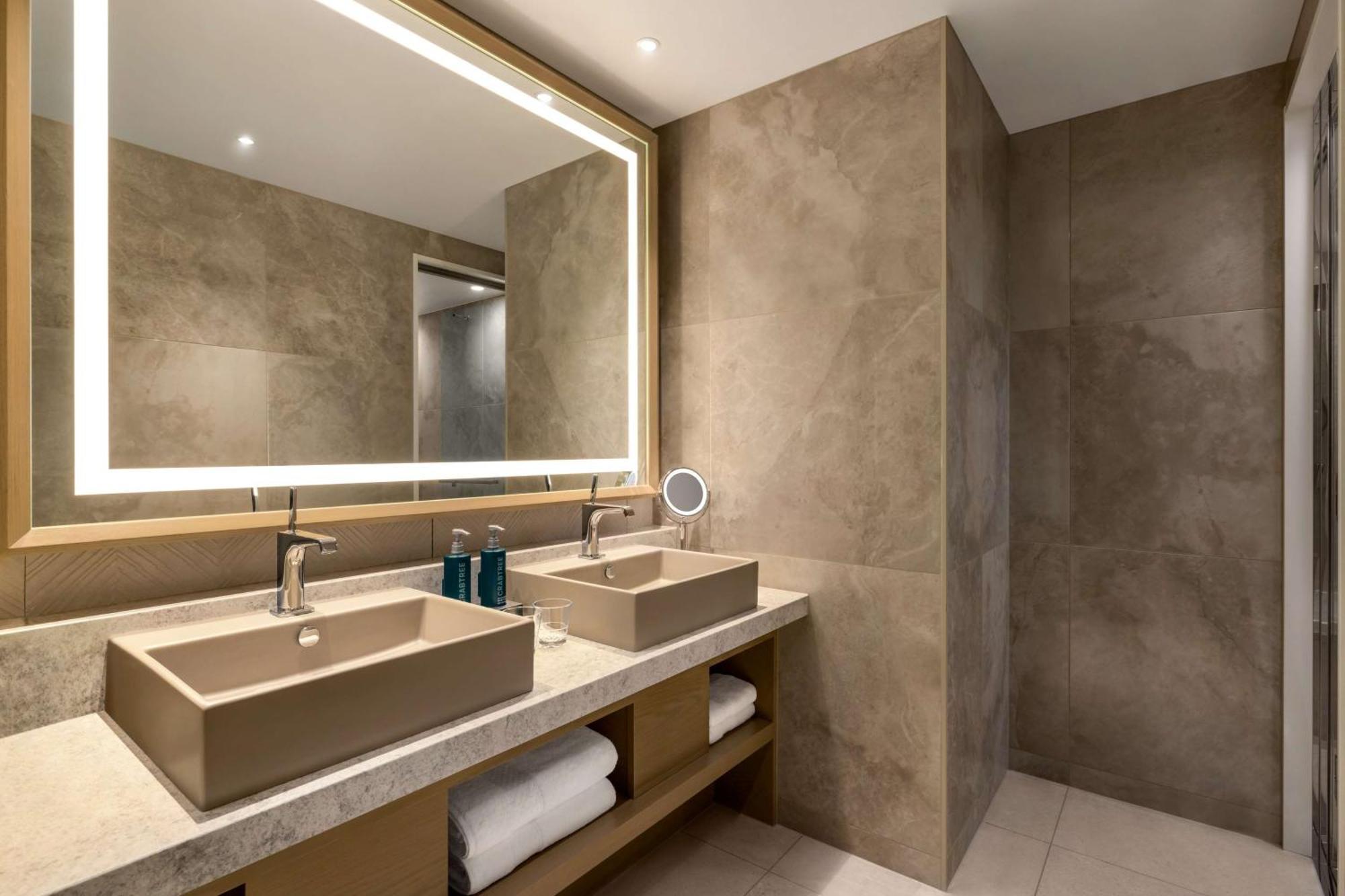 Doubletree By Hilton Hotel